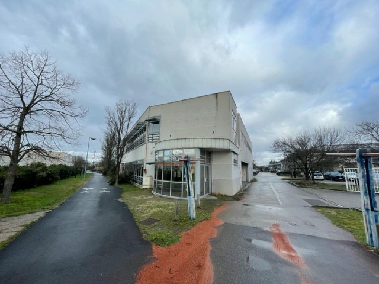 Bureau Bron 1000m² Vente bureau Bron Rhône OVBUR2310765 3